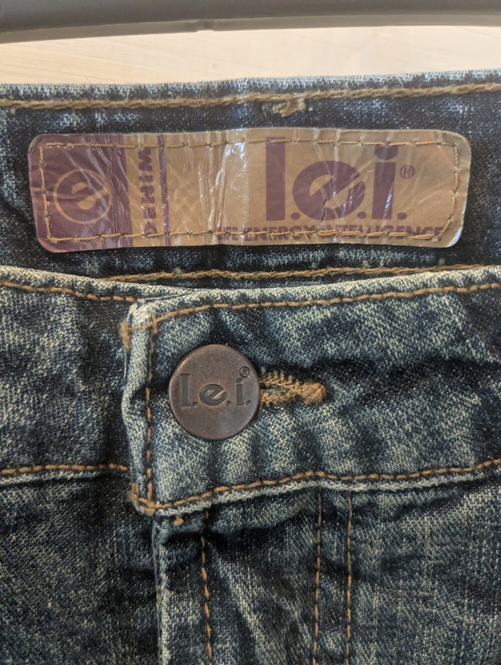💠 lei Denim Dark Wash Pencil Skirt W/ Raw Hem; Size: 5 - Picture 4 of 8